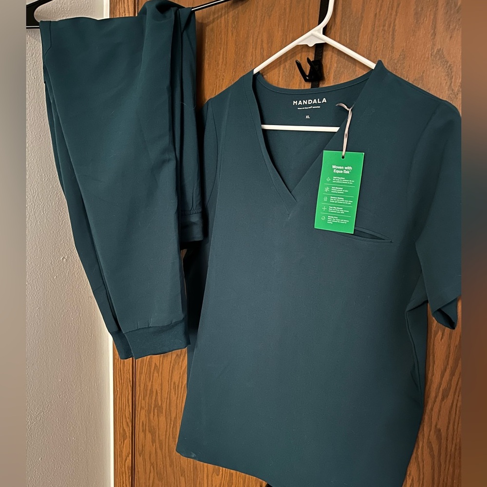 Mandala Teal Scrub Set Womens XL Brand Worn Once